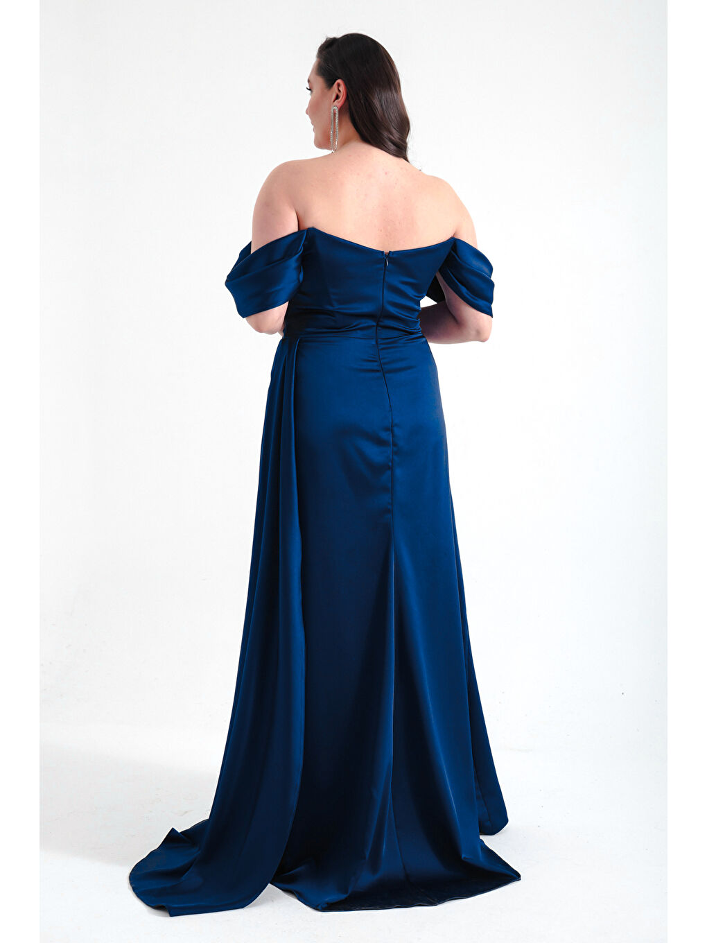 Kadın Lacivert Kayık Yaka Yırtmaçlı Uzun Büyük Beden Saten Abiye Elbise-4