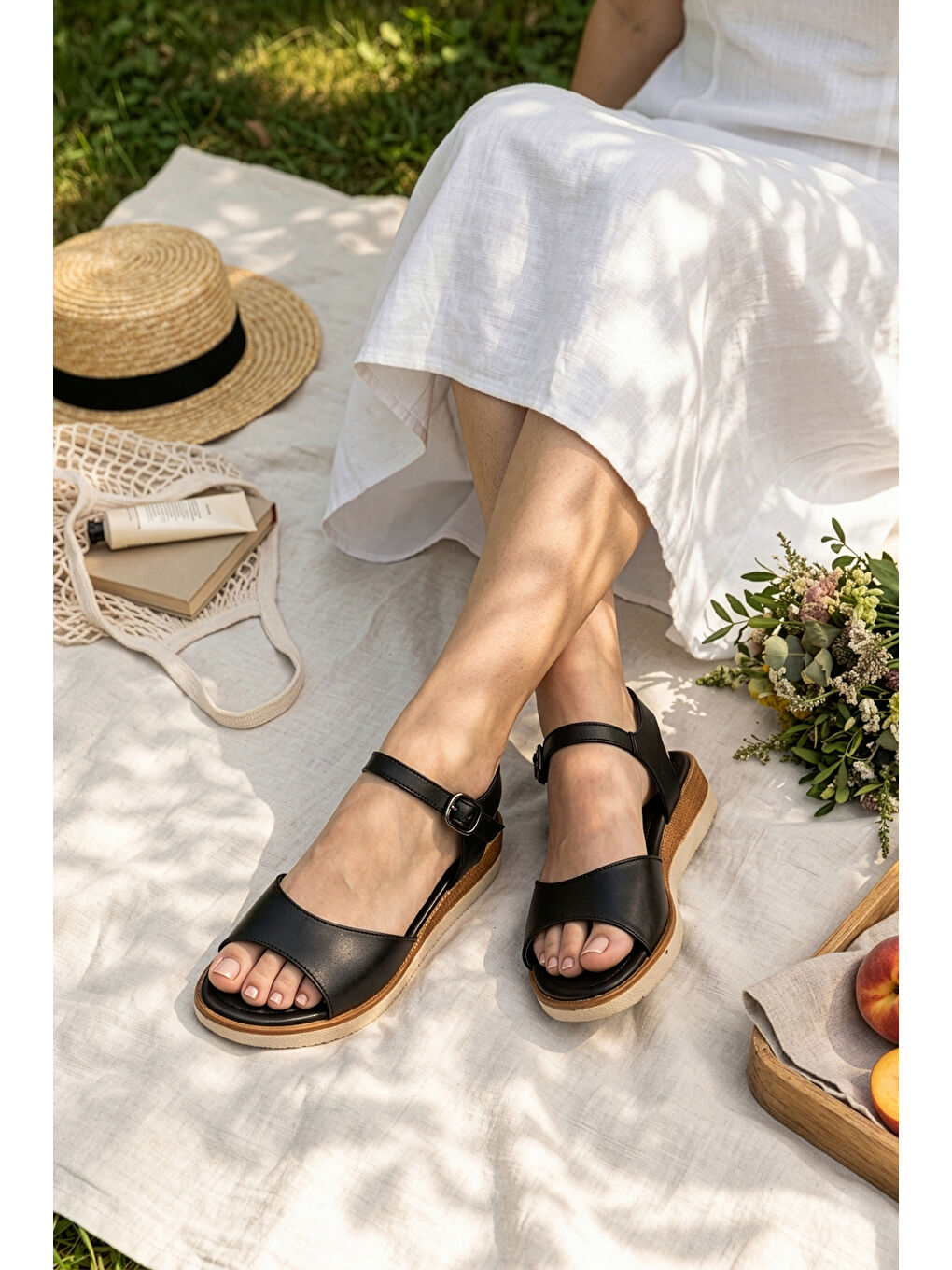 Siyah D0765 Günlük Ortopedik Tek Bantlı Kadın Sandalet-1
