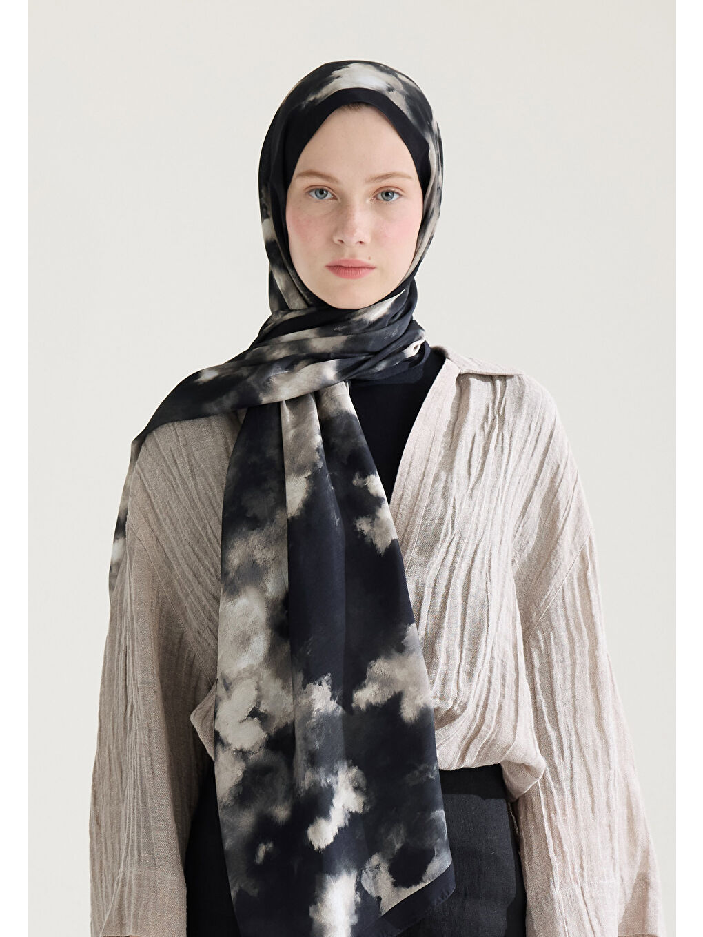 Lola Floş Viskon Şal Siyah