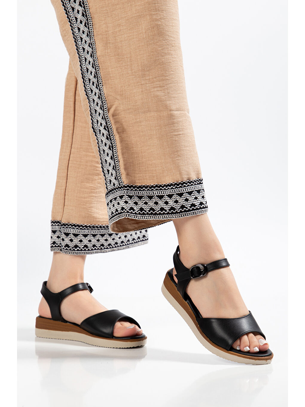 Siyah D0765 Günlük Ortopedik Tek Bantlı Kadın Sandalet-4