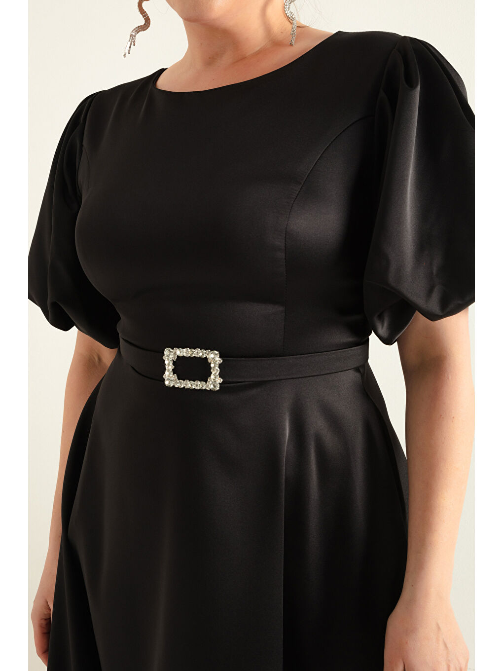 Kadın Siyah Balon Kollu Taşlı Kemerli Büyük Beden Saten Abiye Elbise-3