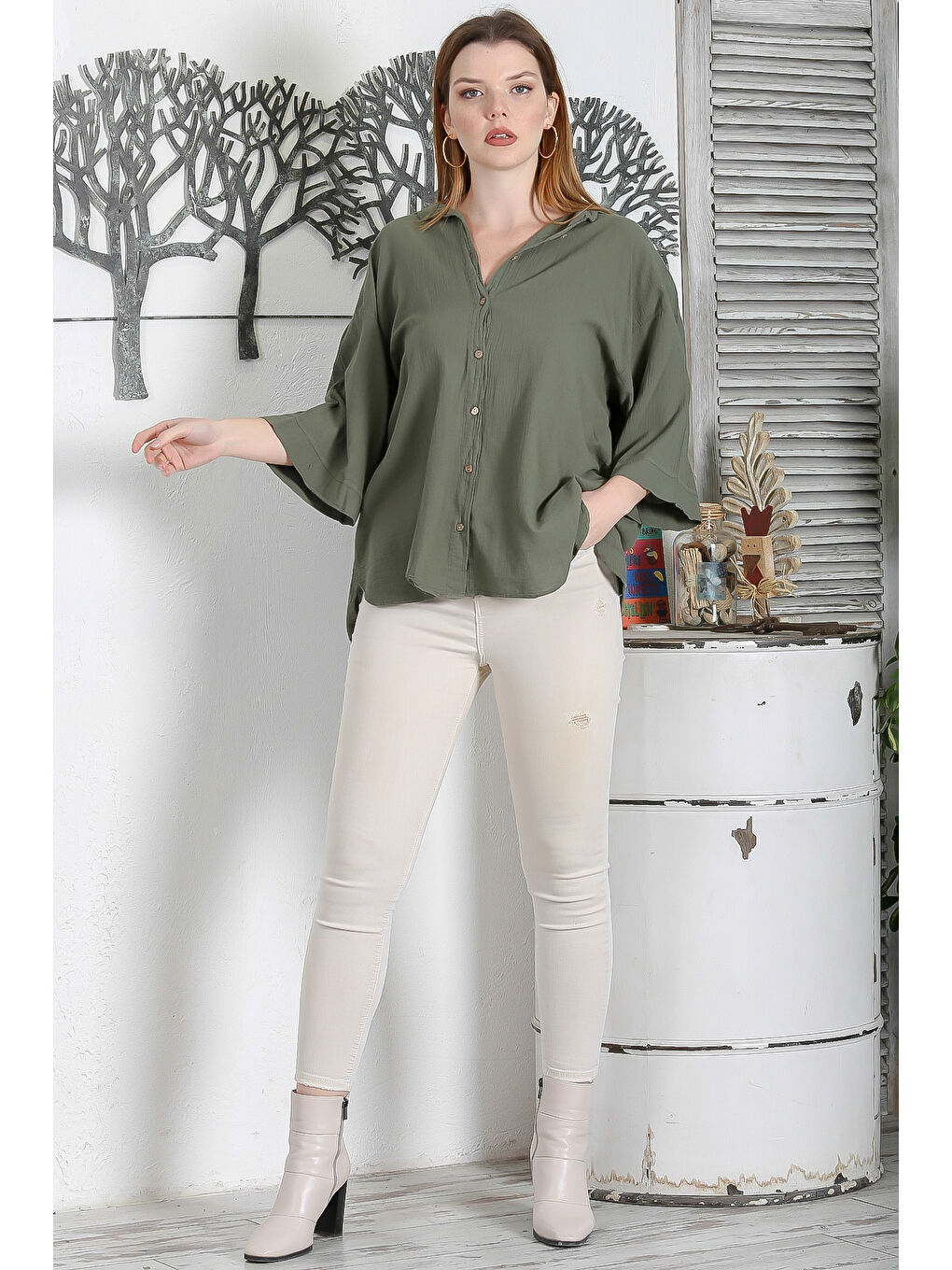 Haki Yeşil 3/4 Kol Sedef Düğmeli Yırtmaçlı Casual Pamuk Dokuma Gömlek-4