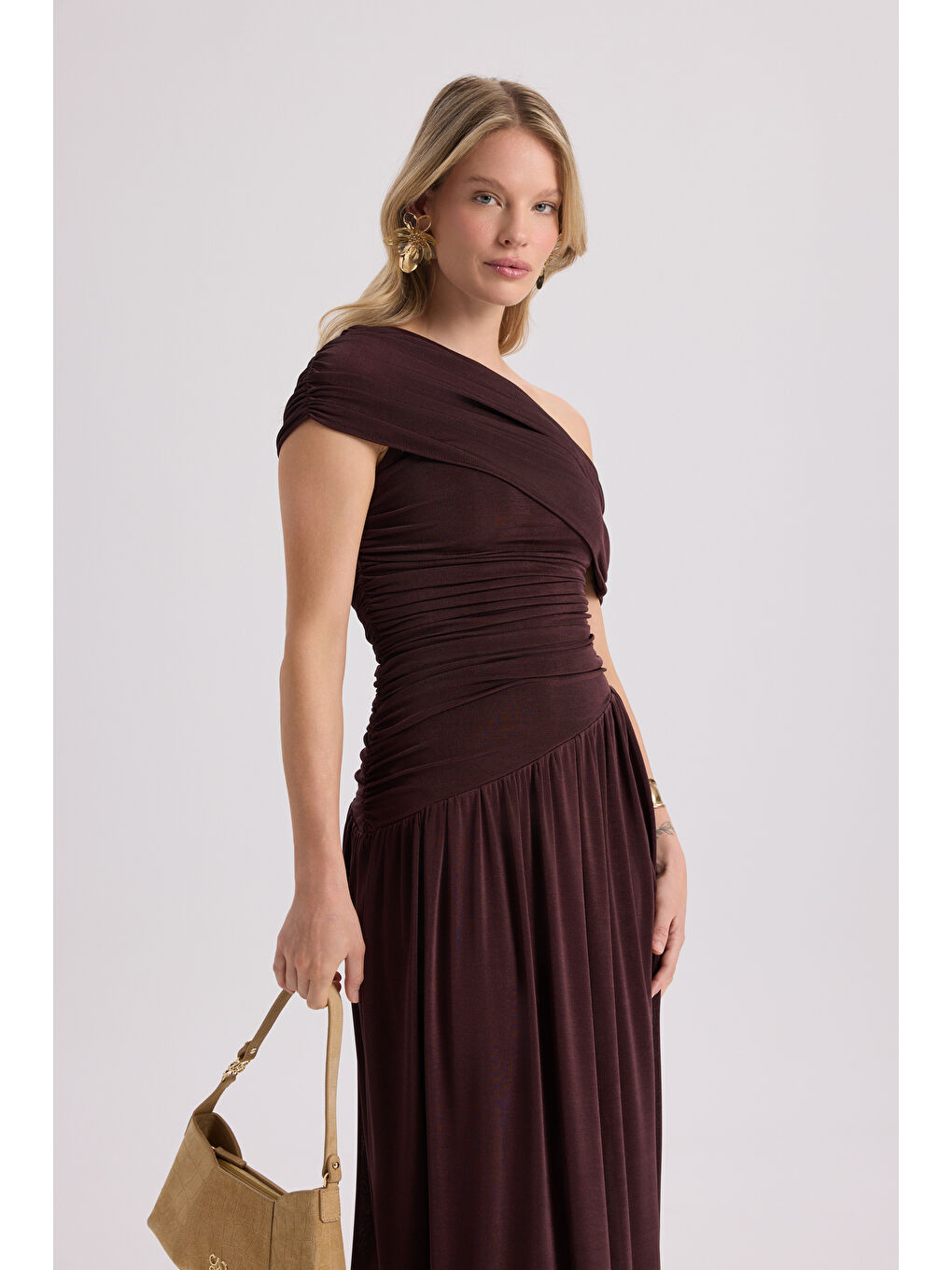 Kahverengi Liraya Asimetrik Kahve Uzun Elbise