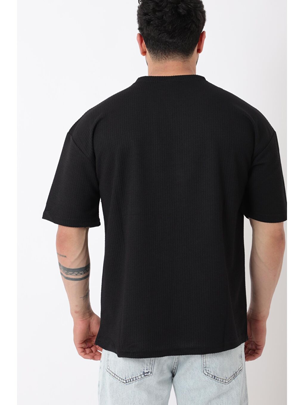 Siyah Petekli Model Bisiklet Yaka Oversize Tişört STU-2468_30462-4