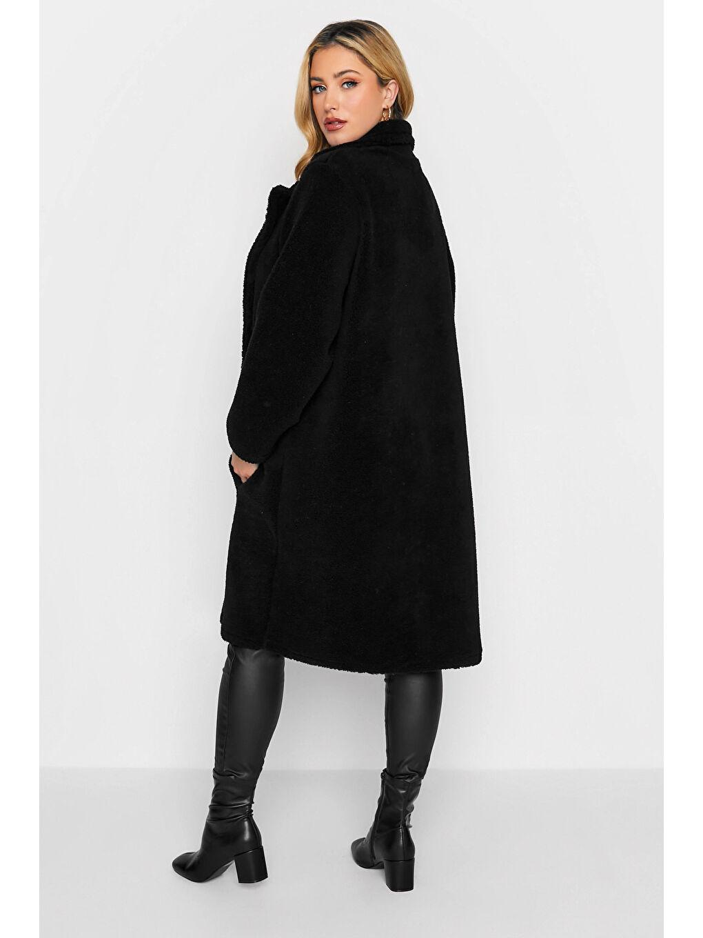 Siyah Büyük Beden Uzun Kollu Düğmeli Cepli Suni Kürk Kaban 301262-4