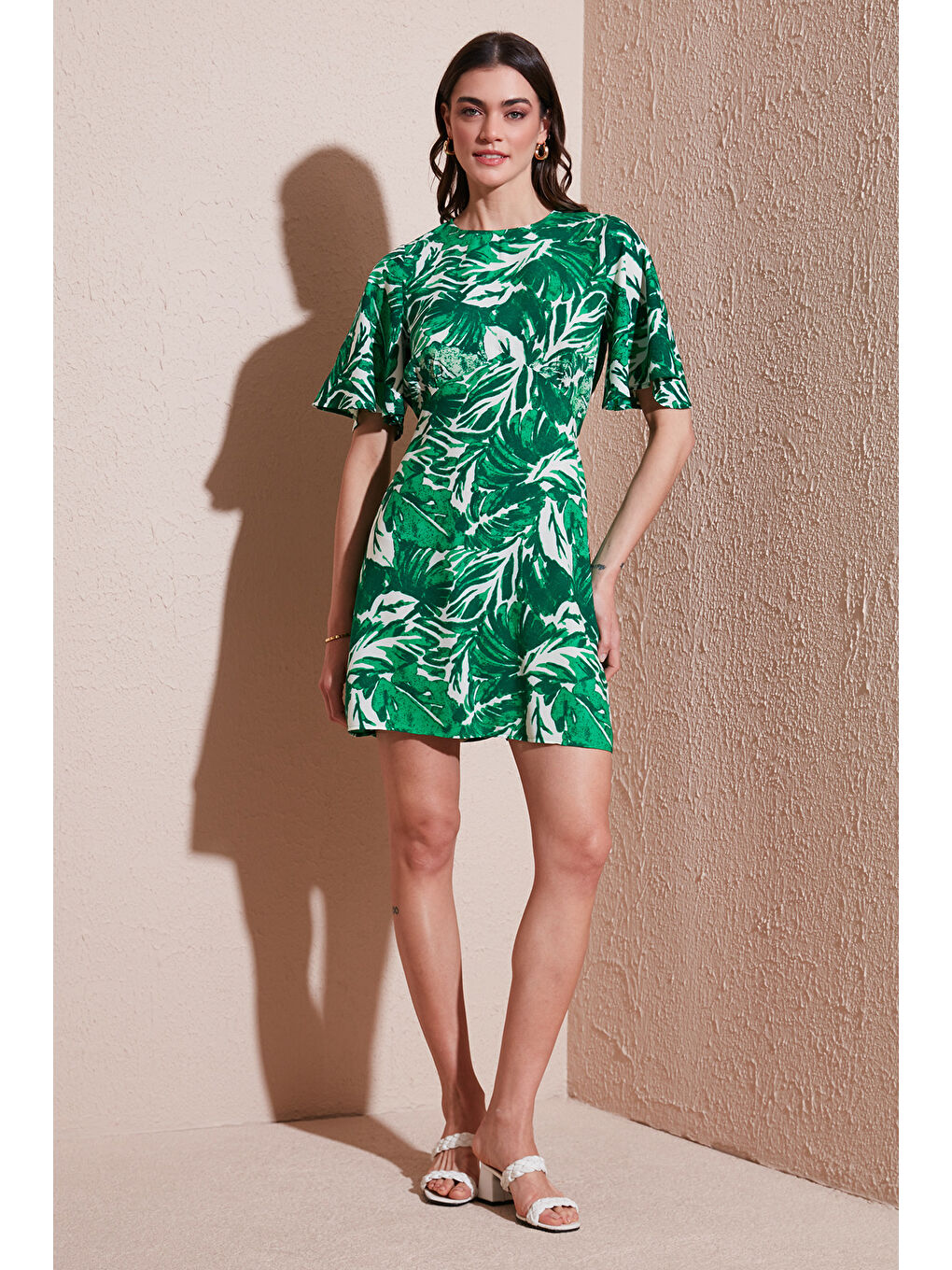 Yeşil Desenli Regular Fit Bisiklet Yaka Mini Boy Kadın Elbise 6789814