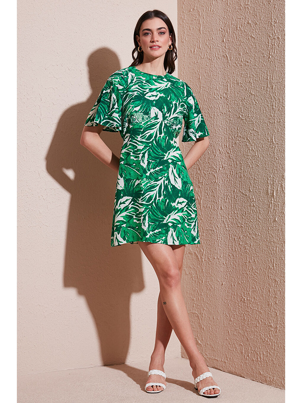 Yeşil Desenli Regular Fit Bisiklet Yaka Mini Boy Kadın Elbise 6789814-1