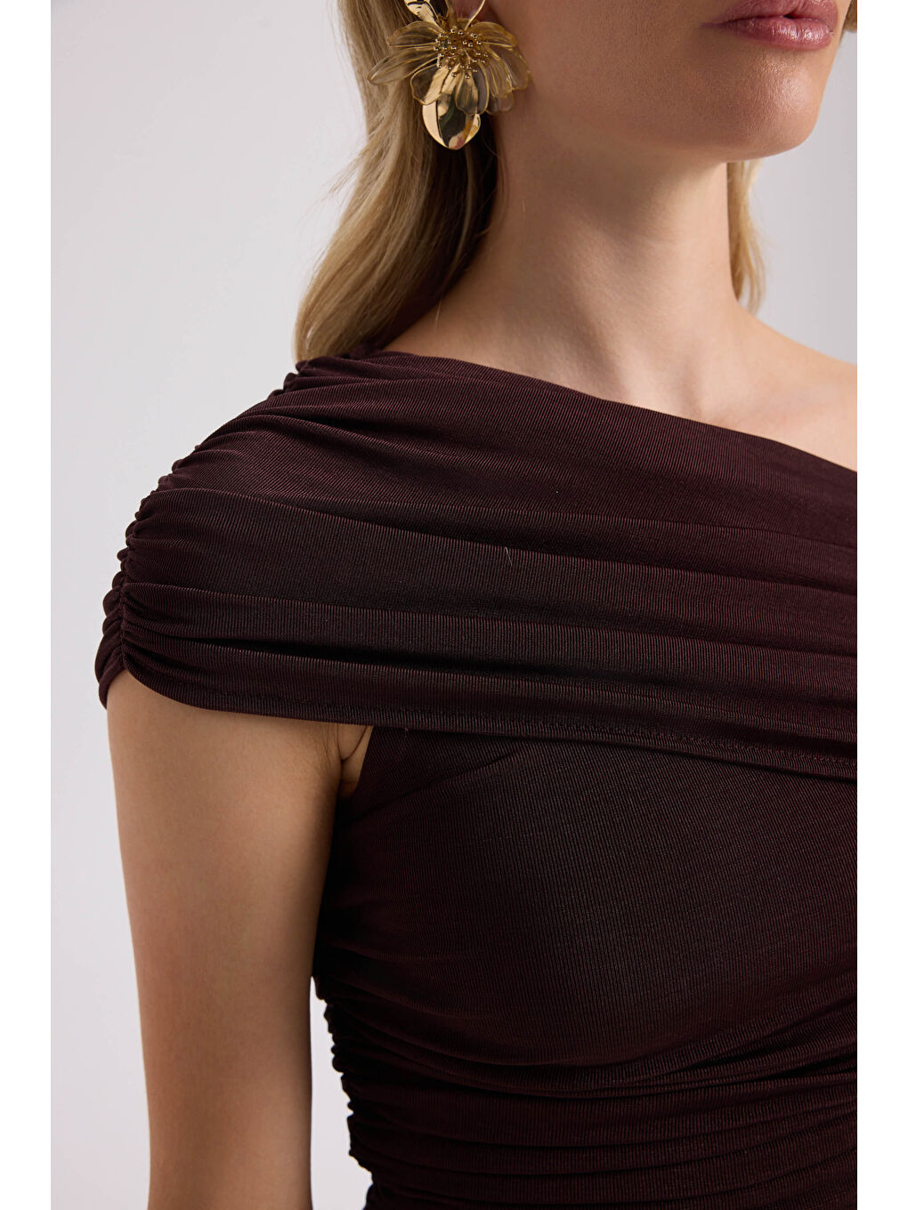 Kahverengi Liraya Asimetrik Kahve Uzun Elbise-6