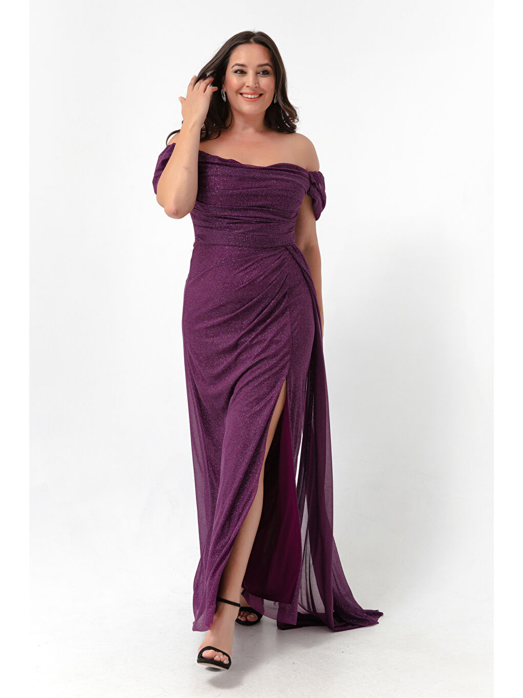 Kadın Mürdüm Kayık Yaka Drapeli Yırtmaçlı Uzun Simli Abiye Elbise-1