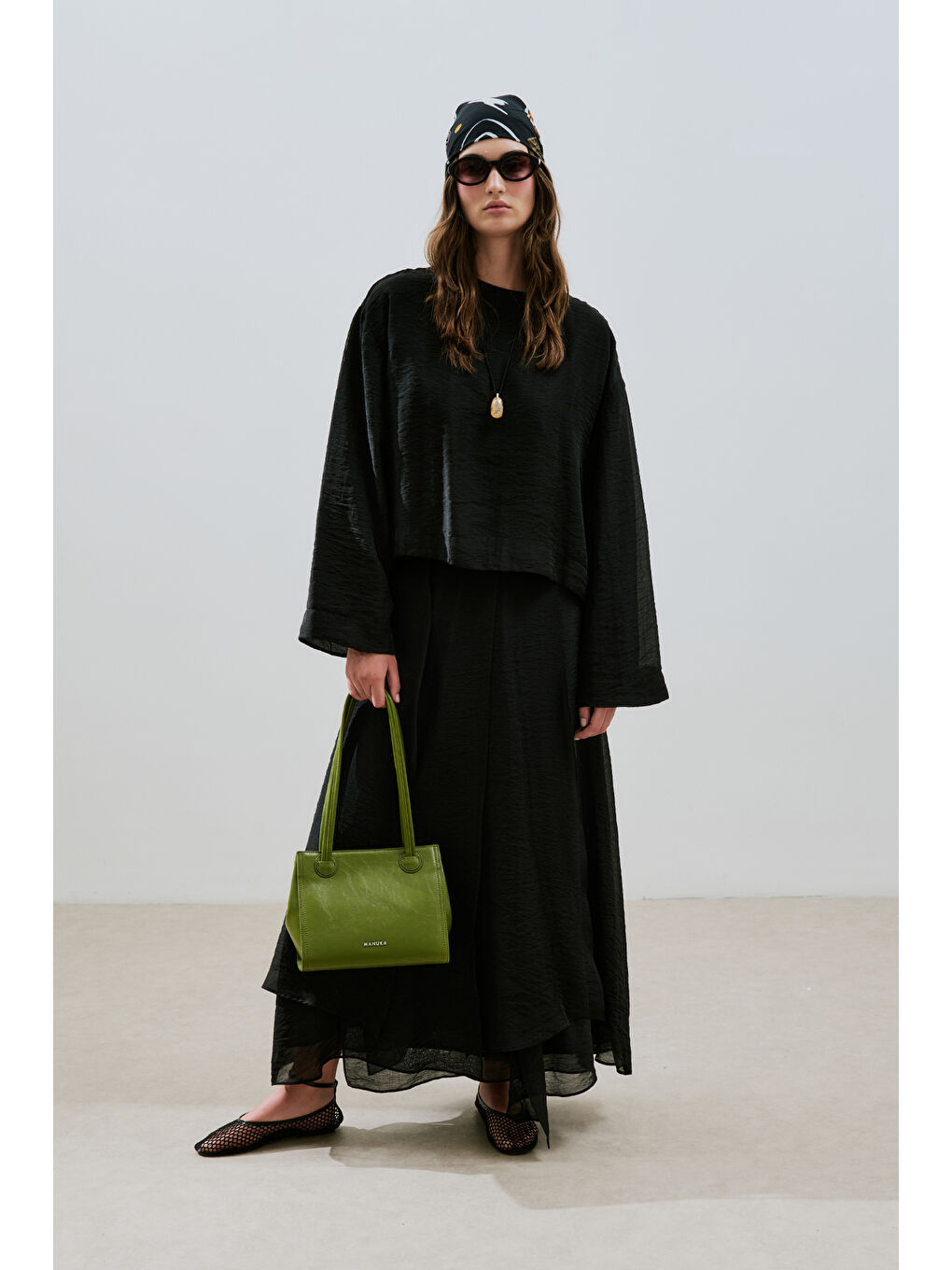 Geniş Kol Dökümlü Bluz Siyah