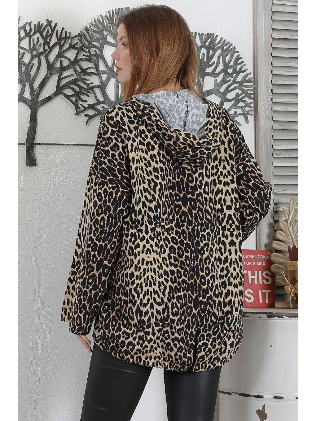 Kahverengi Leopar Kapüşonlu Uzun Kol Düğmeli Cepli Pul Payetli Casual Standart Boy Dokuma Ceket-7