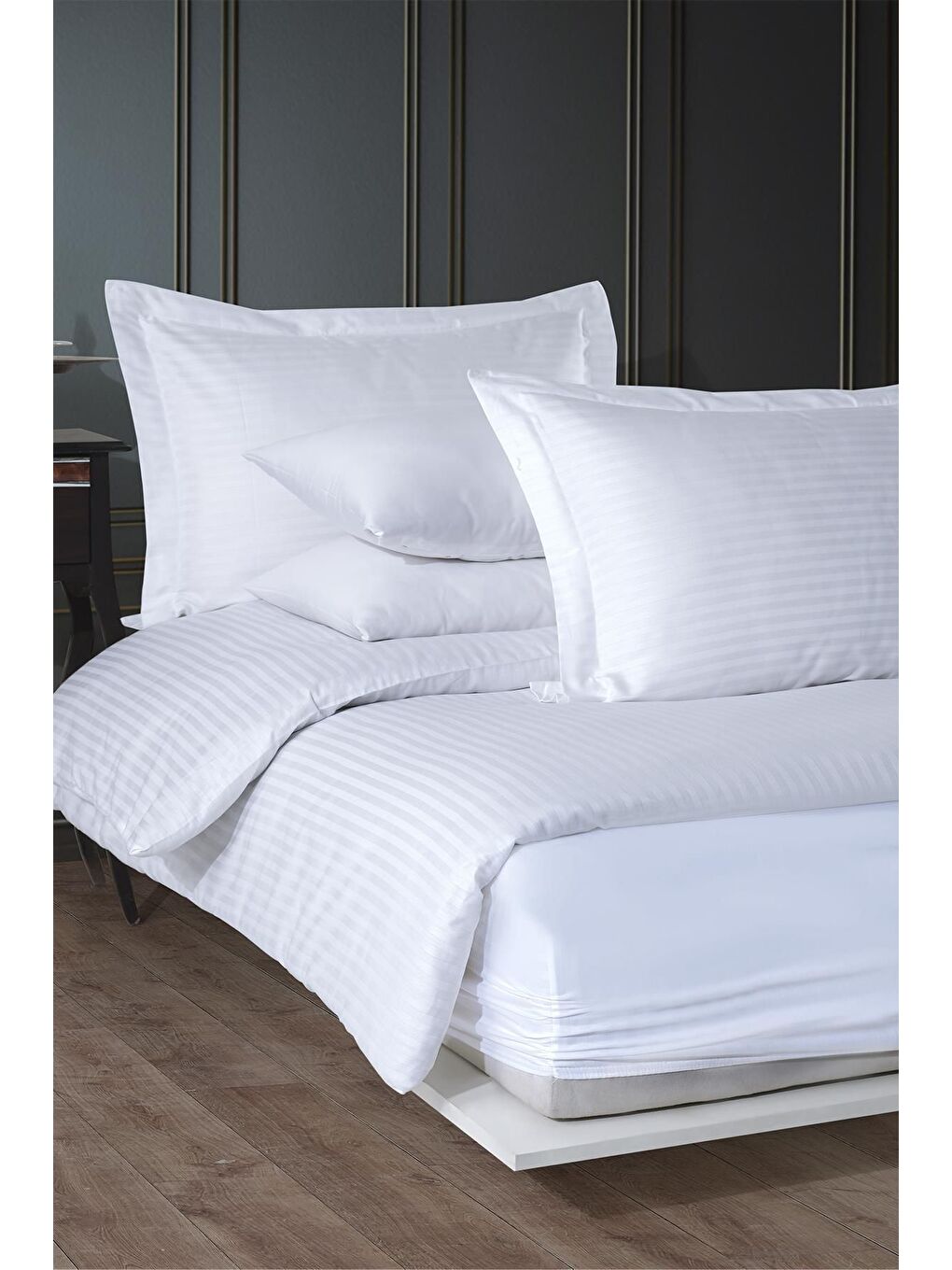 Beyaz Lastikli Saten Çizgili Çift Kişilik Nevresim Takım-2