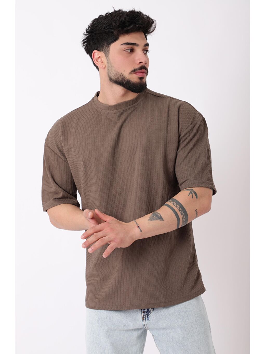 Kahverengi Petekli Model Bisiklet Yaka Oversize Tişört STU-2468_30462-1