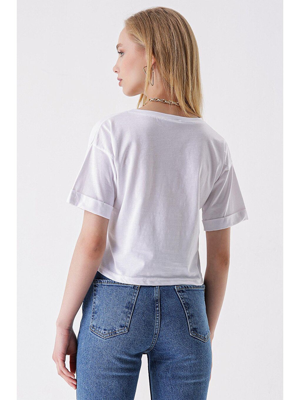 Beyaz Penye Kol Katlamalı Kısa T-SHİRT-3