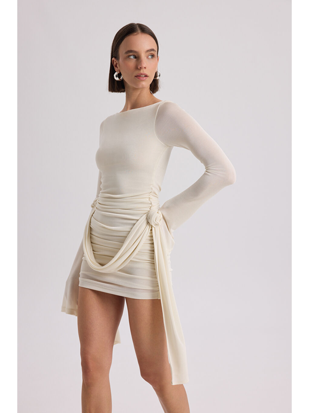 Avenya Gül Detay Ekru Mini Elbise-3