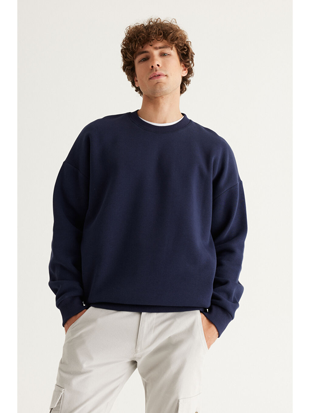 Erkek Lacivert Oversize Fit Bol Kesim Pamuklu İçi Polarlı Bisiklet Yaka Sweatshirt-2