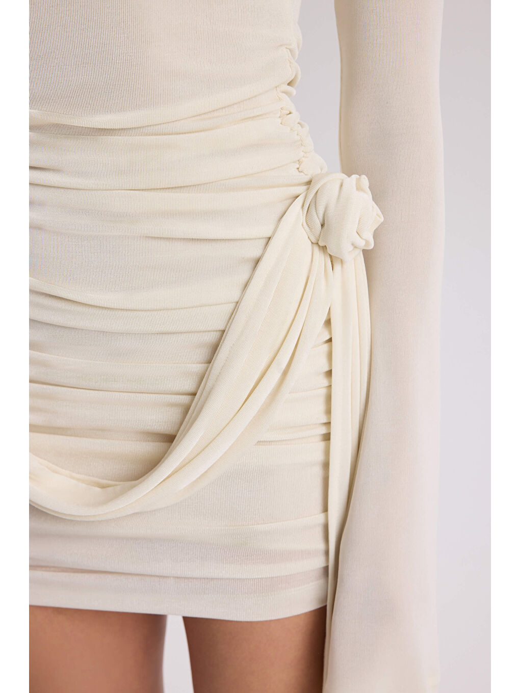 Avenya Gül Detay Ekru Mini Elbise-7