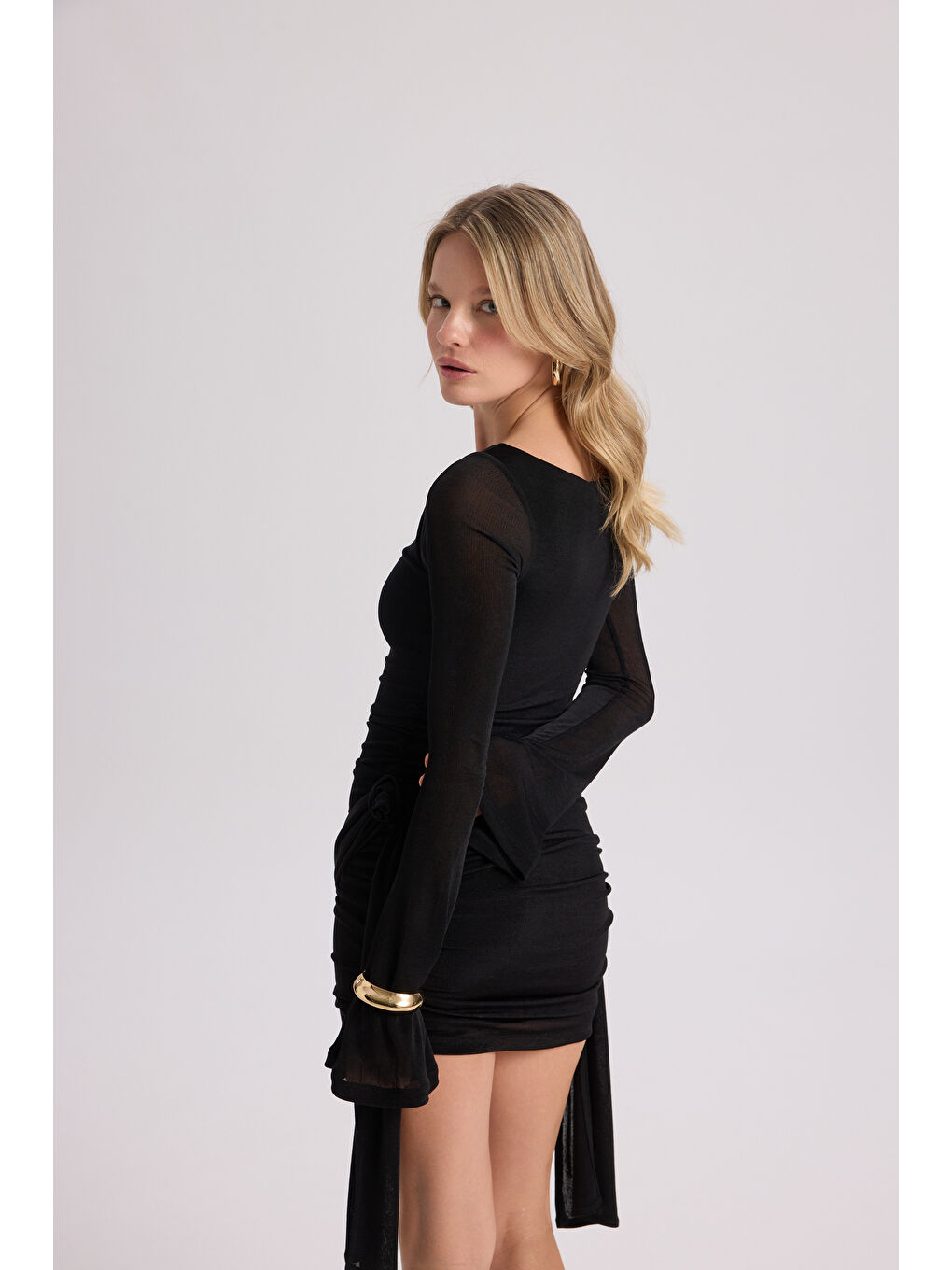 Avenya Gül Detay Siyah Mini Elbise-6