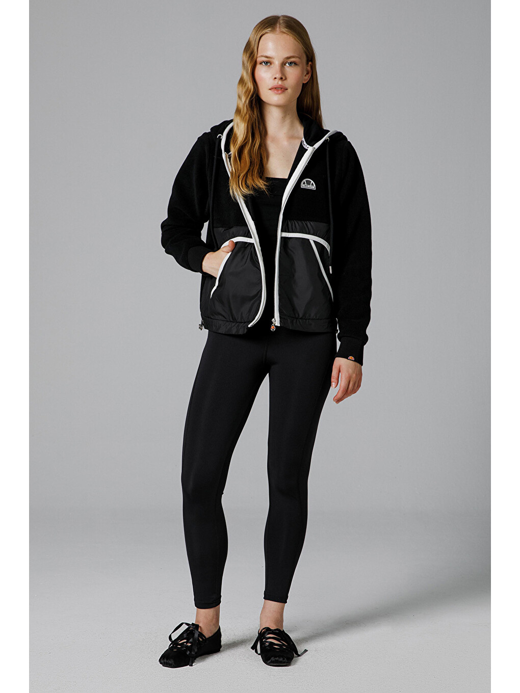 Siyah Regular Fit Kapüşonlu Yumuşak Dokulu Logolu Kadın Ceket EF188-BK-1