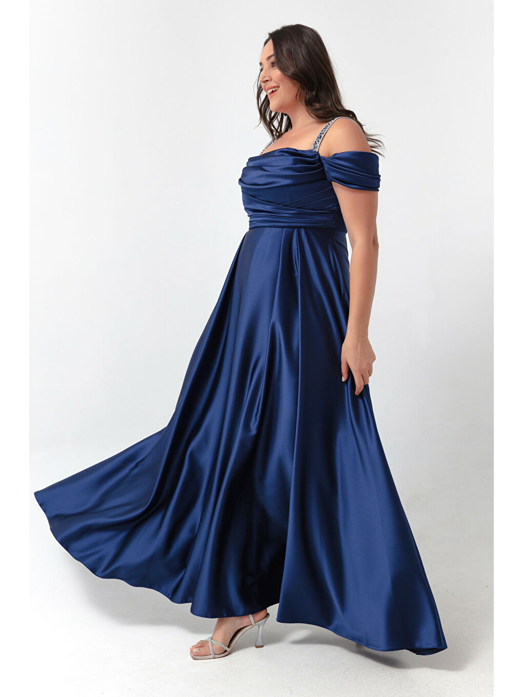 Kadın Lacivert Taş Askılı Drapeli Büyük Beden Uzun Abiye Elbise-1