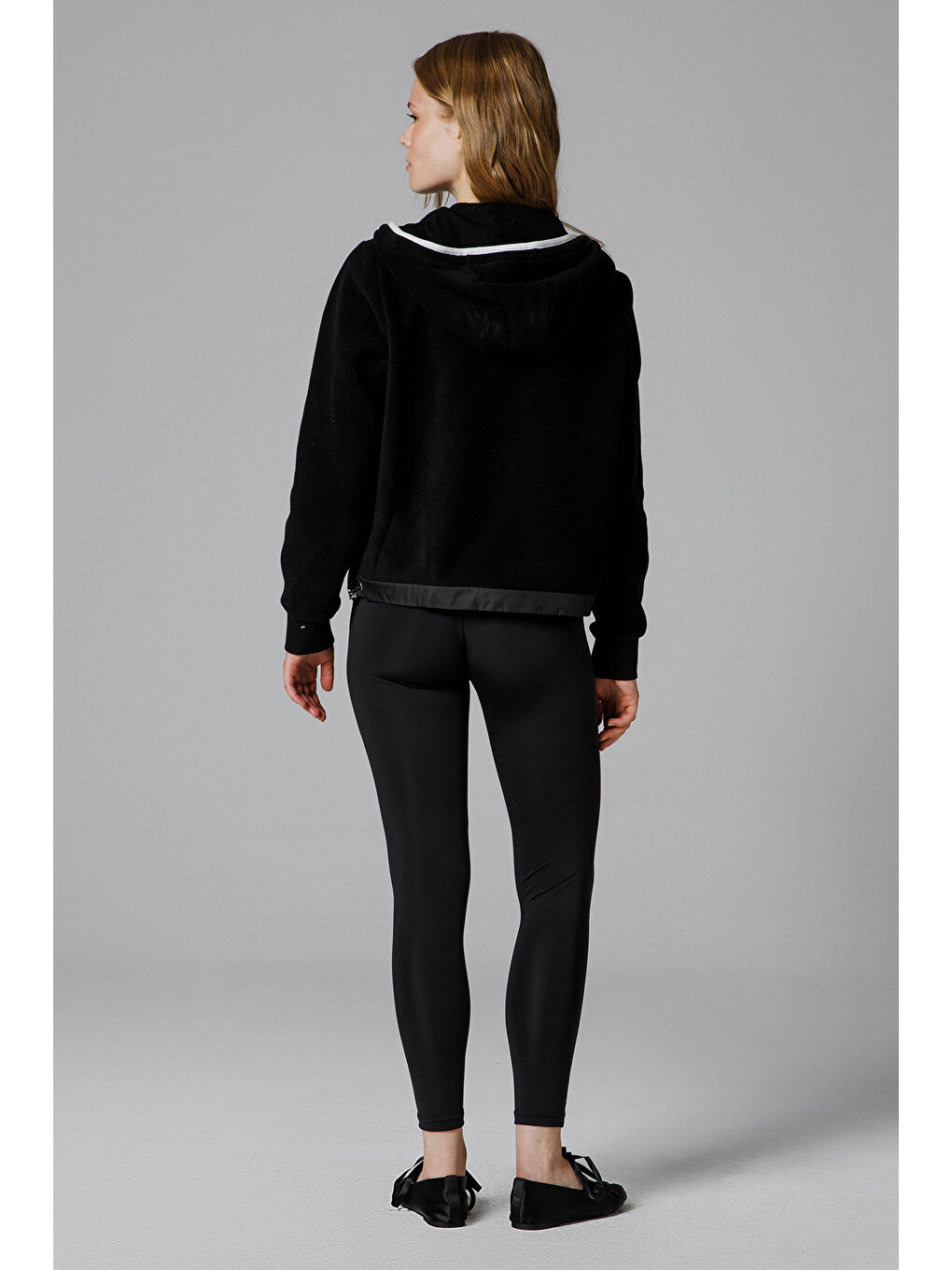 Siyah Regular Fit Kapüşonlu Yumuşak Dokulu Logolu Kadın Ceket EF188-BK-4