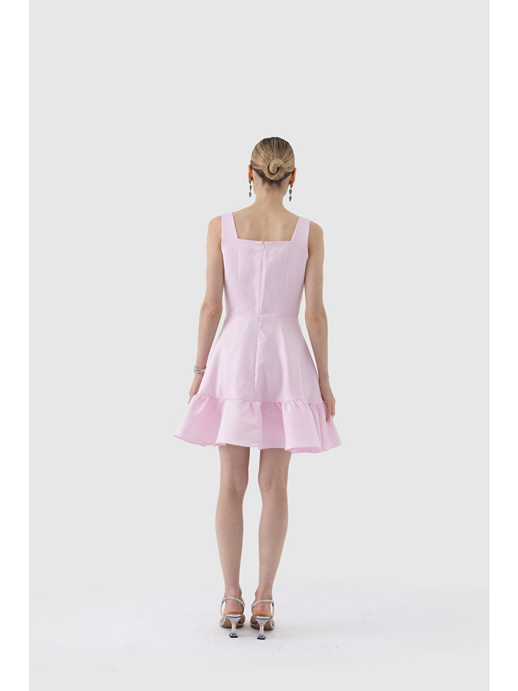 Pembe Kare Yaka Kolsuz DizÜstü Etek Fırfırlı Mat Saten Kadın Elbise-2