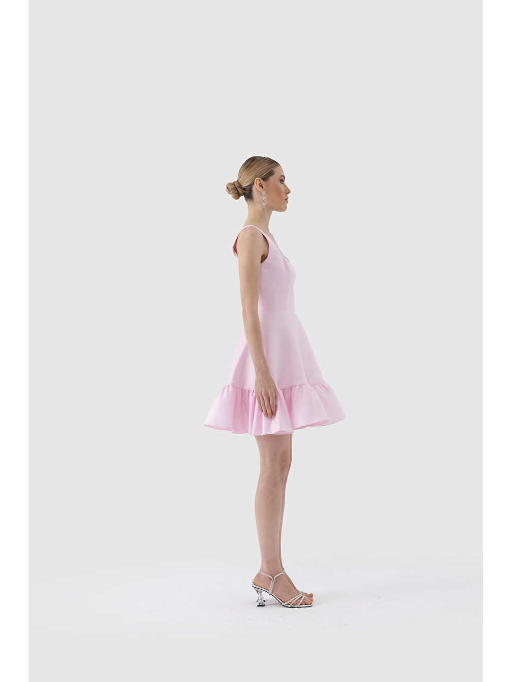 Pembe Kare Yaka Kolsuz DizÜstü Etek Fırfırlı Mat Saten Kadın Elbise-3