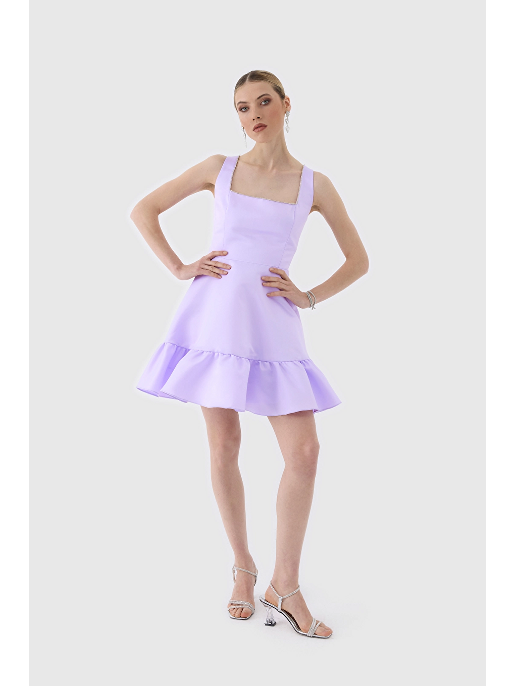 Mor Kare Yaka Kolsuz DizÜstü Etek Fırfırlı Mat Saten Kadın Elbise