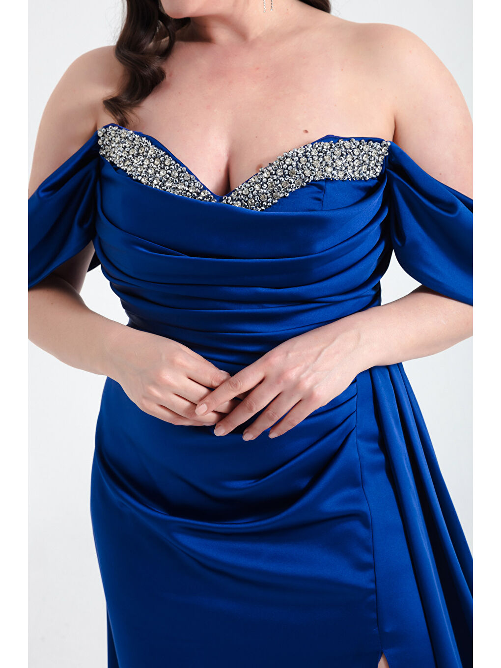 Mavi Kadın Saks Kayık Yaka Yırtmaçlı Uzun Büyük Beden Saten Abiye Elbise-3