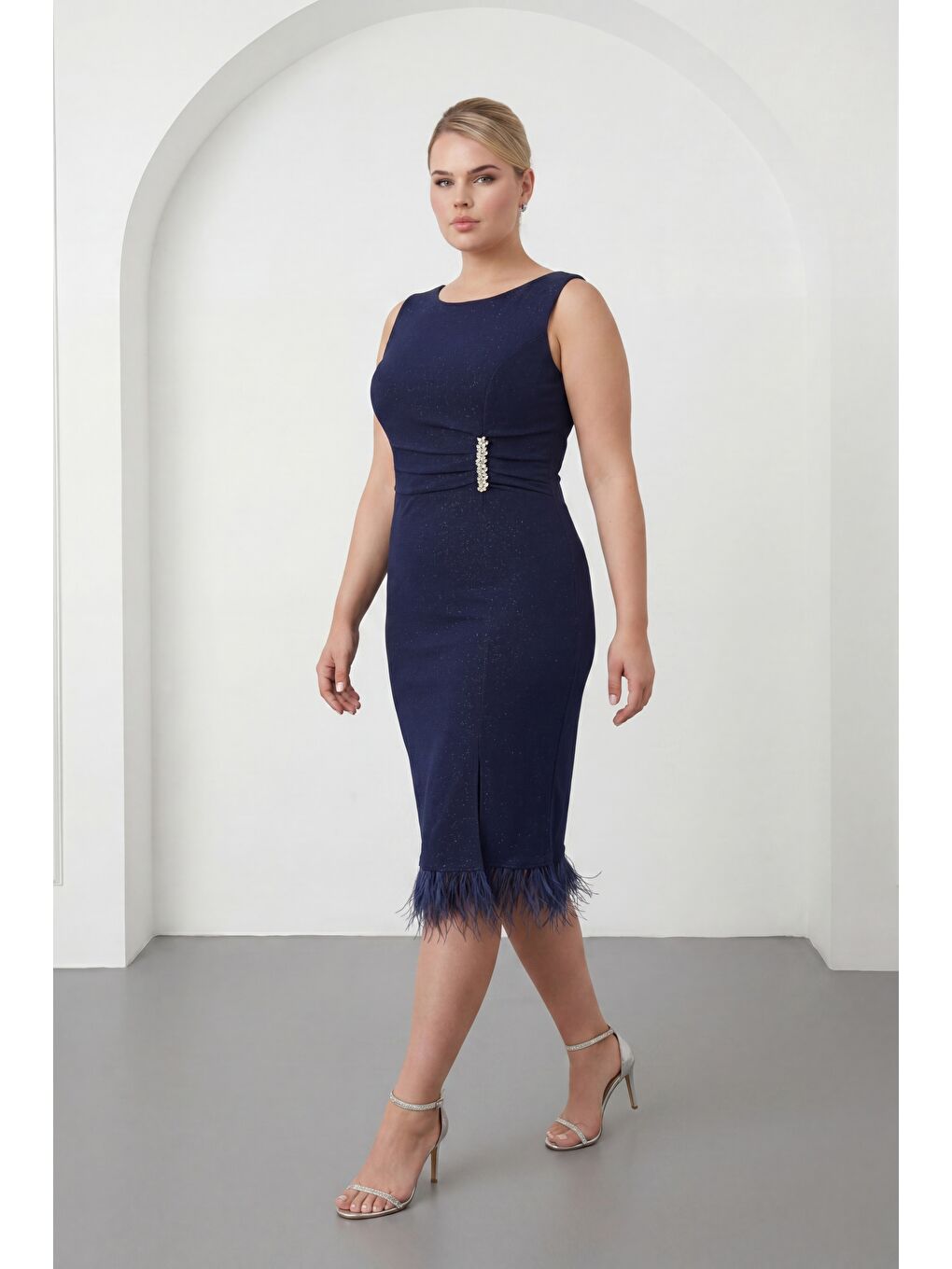 Kadın Lacivert Bisiklet Yaka Taşlı Büyük Beden Abiye Elbise-1