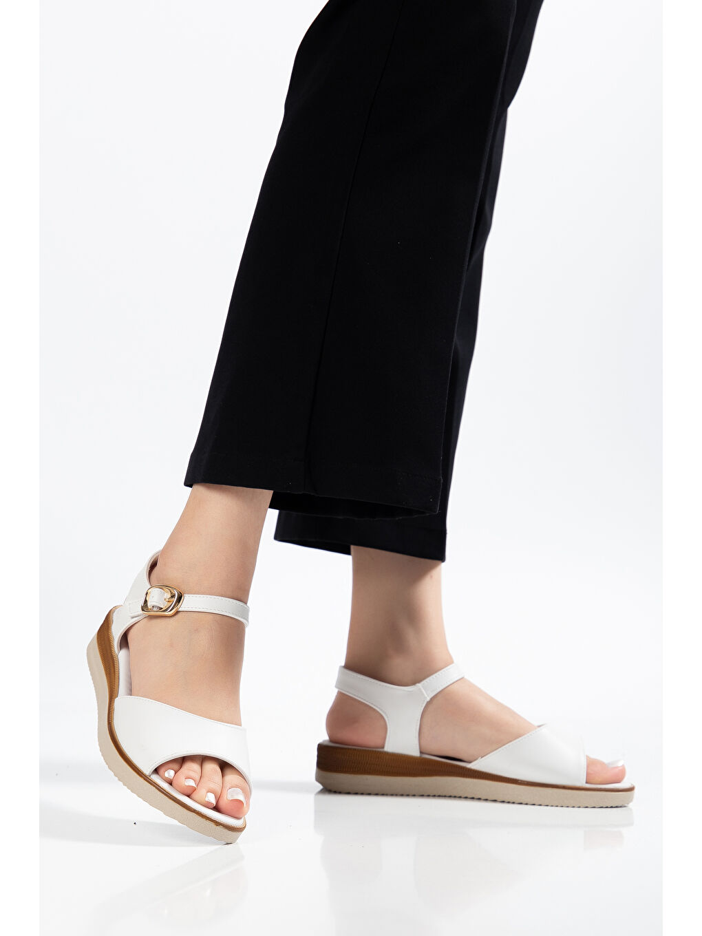 Beyaz D0765 Günlük Ortopedik Tek Bantlı Kadın Sandalet-2