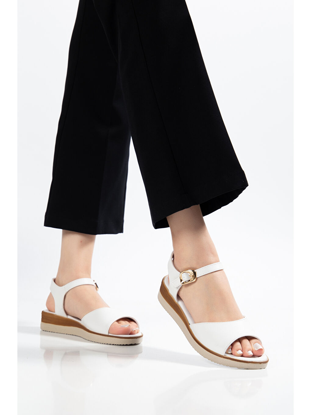 Beyaz D0765 Günlük Ortopedik Tek Bantlı Kadın Sandalet-3