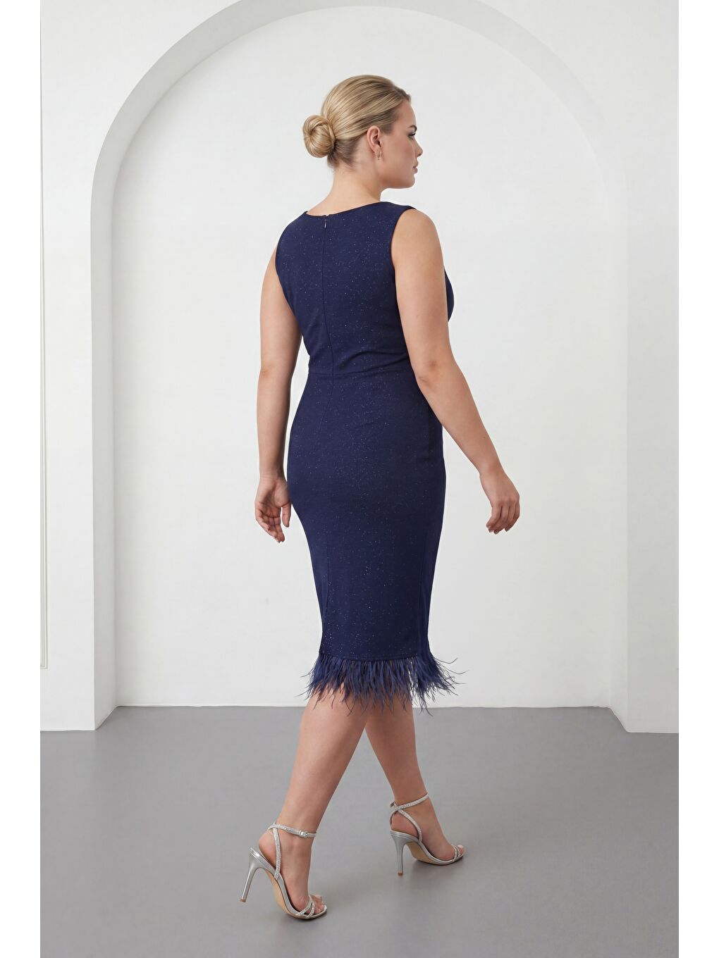 Kadın Lacivert Bisiklet Yaka Taşlı Büyük Beden Abiye Elbise-5