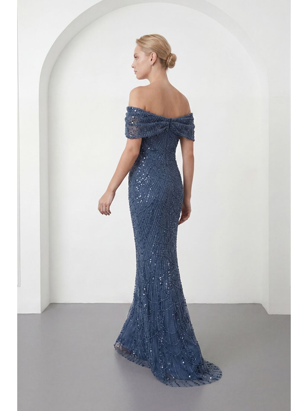 Kadın İndigo Kayık Yaka Boncuklu Uzun Balık Abiye Elbise-4