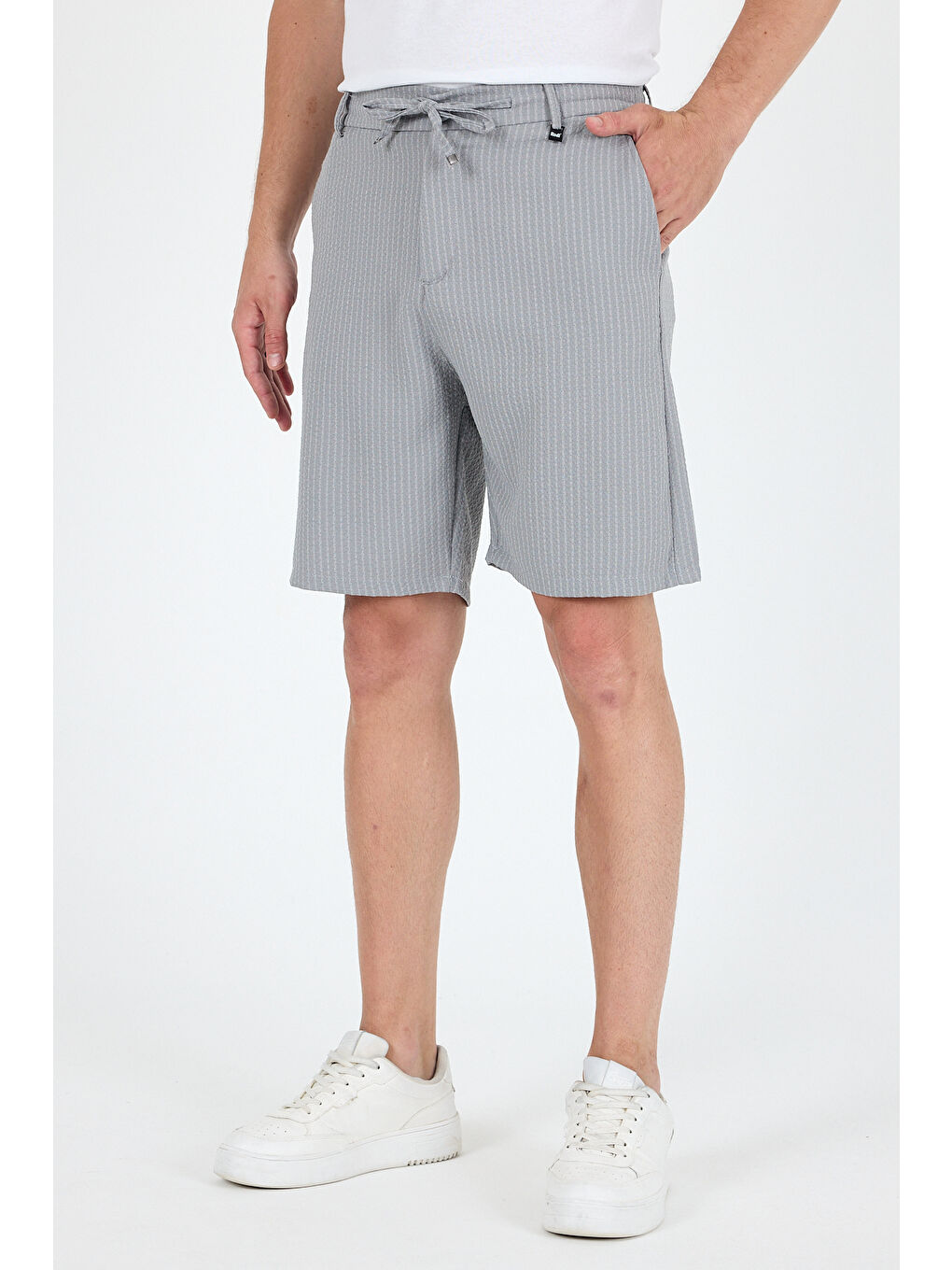 Gri Erkek Çizgili Cepli Yazlık Şort - Rahat Kalıp Spor ve Günlük Kullanıma Uygun Şort 2314-1