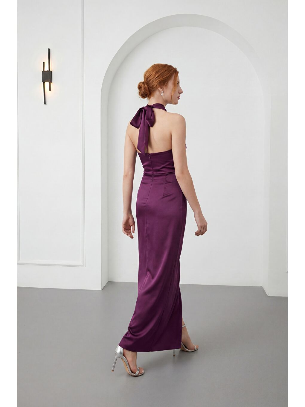 Kadın Mürdüm Sırt Dekolteli Uzun Saten Abiye Elbise-5