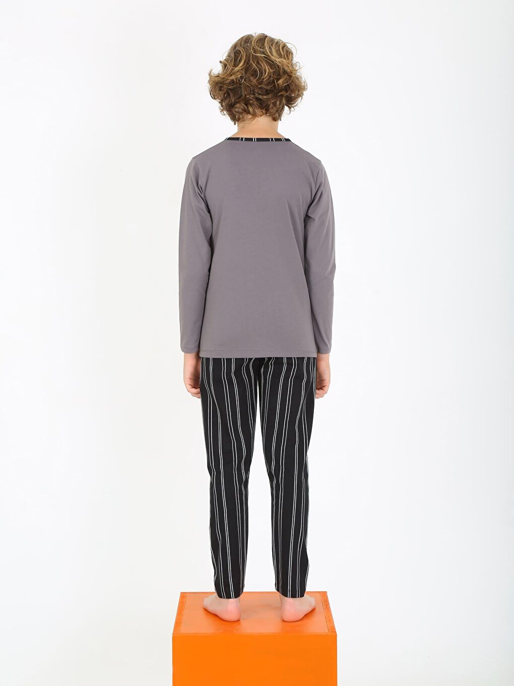 Antrasit Erkek Çocuk Uzun Kollu %100 Pamuklu Düğme Detaylı Pijama Takımı Classic-2