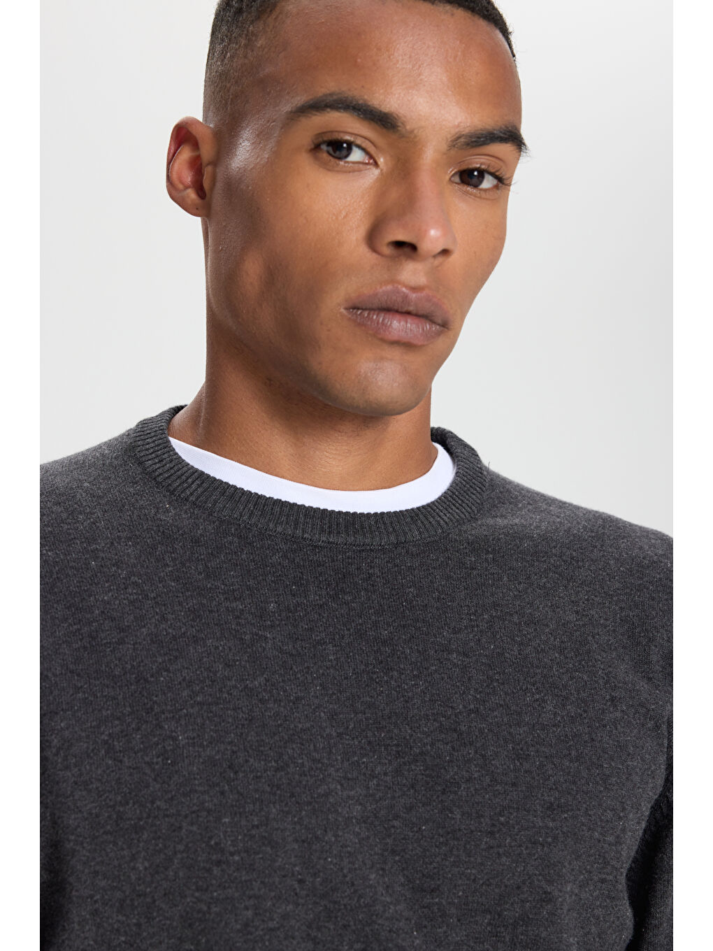 Erkek Antrasit-Melanj Pamuklu Standart Fit Normal Kesim Bisiklet Yaka Triko Kazak-4