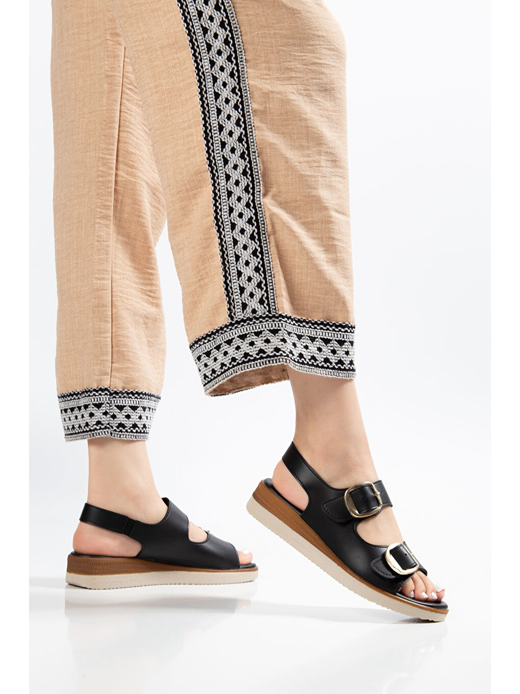 Siyah D0763 Günlük Ortopedik Çift Bantlı Tokalı Kadın Sandalet-3