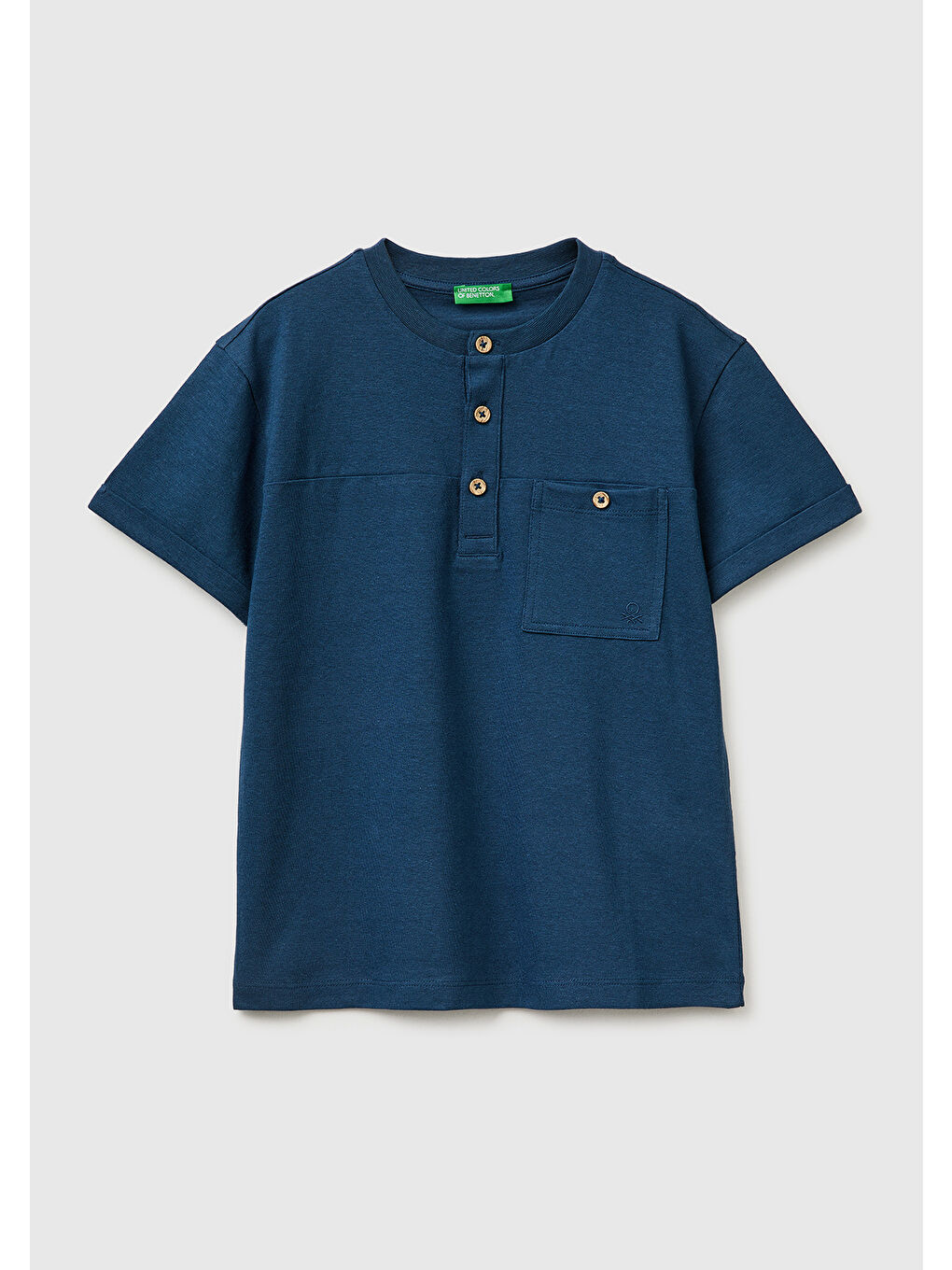 Erkek Çocuk Koyu Lacivert Logo İşlemeli Düğmeli Cep Detaylı Henley Yaka T-Shirt