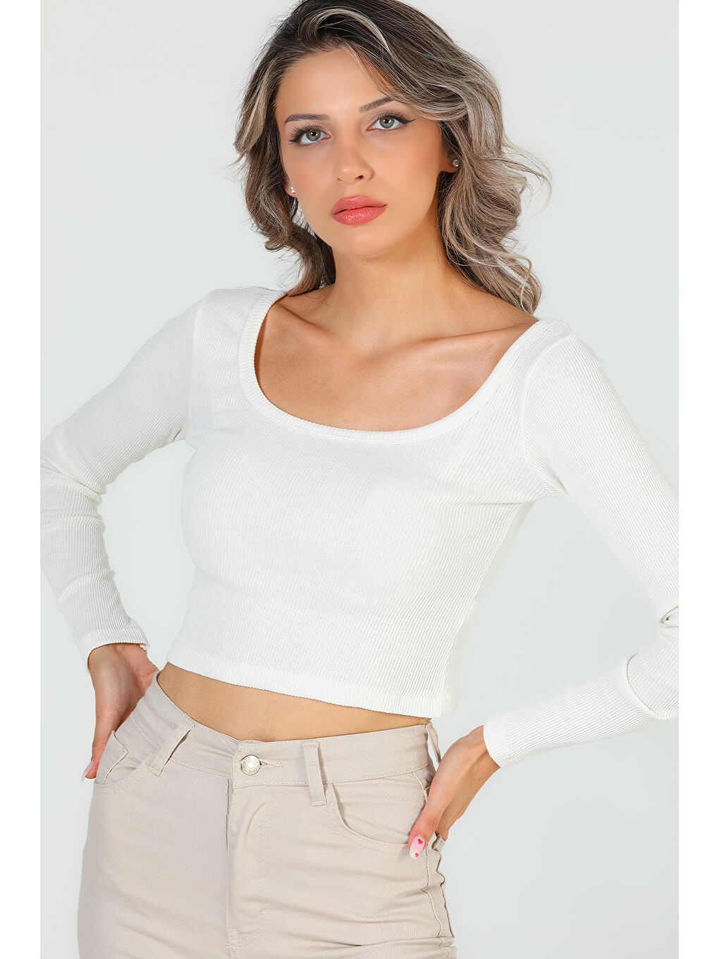 GÜLSELİ Ekru Kadın Kare Yaka Kaşkorse Crop Body Bluz - 4