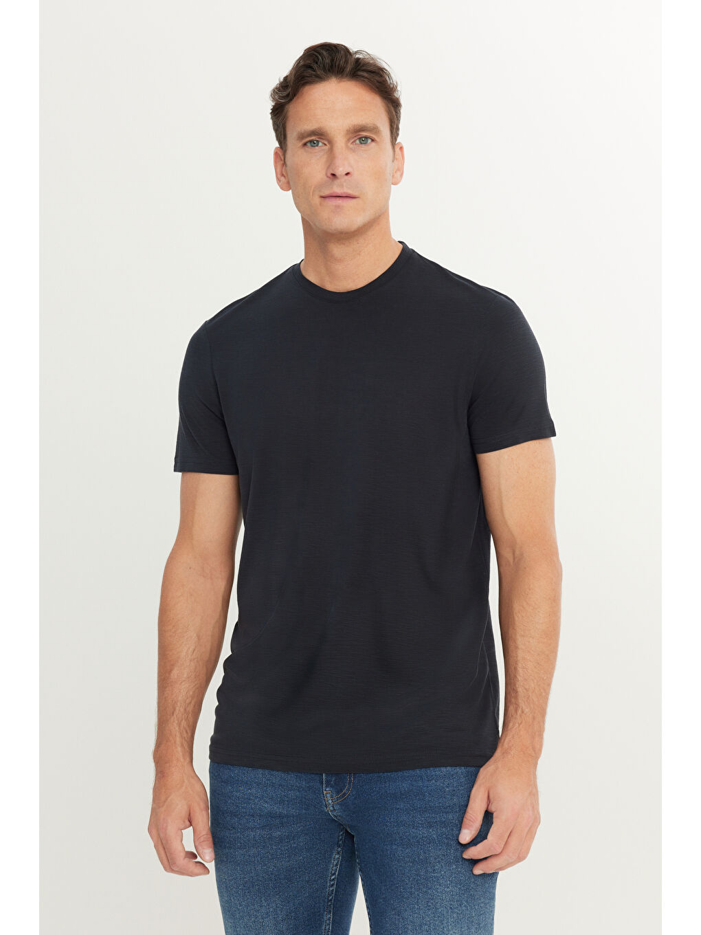 Erkek Antrasit Yumuşak Dokulu Slim Fit Dar Kesim Bisiklet Yaka Tişört