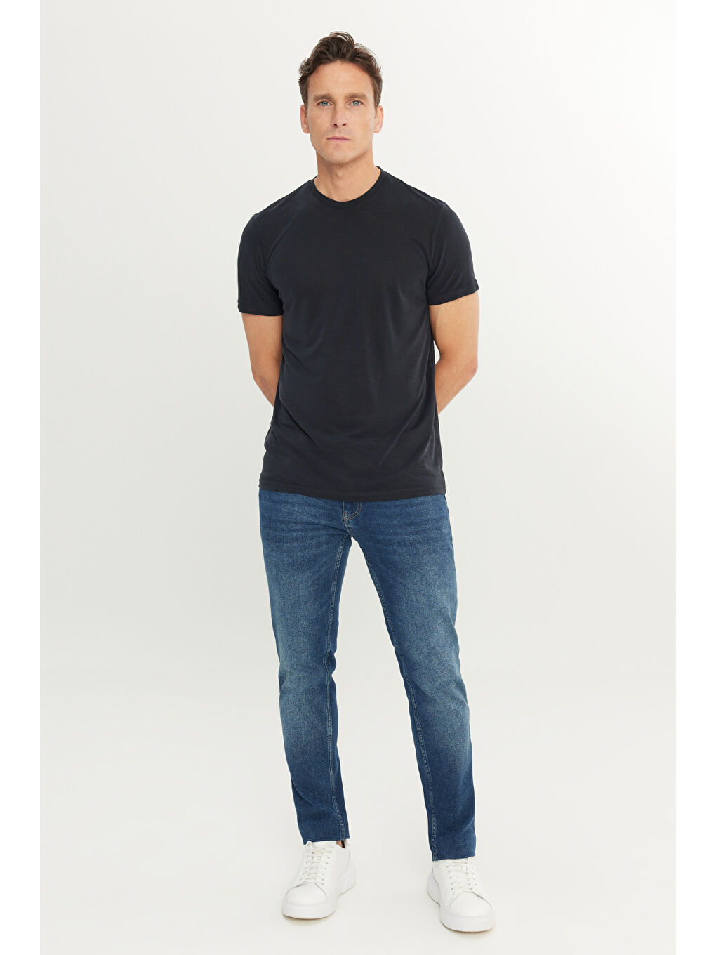 Erkek Antrasit Yumuşak Dokulu Slim Fit Dar Kesim Bisiklet Yaka Tişört-1