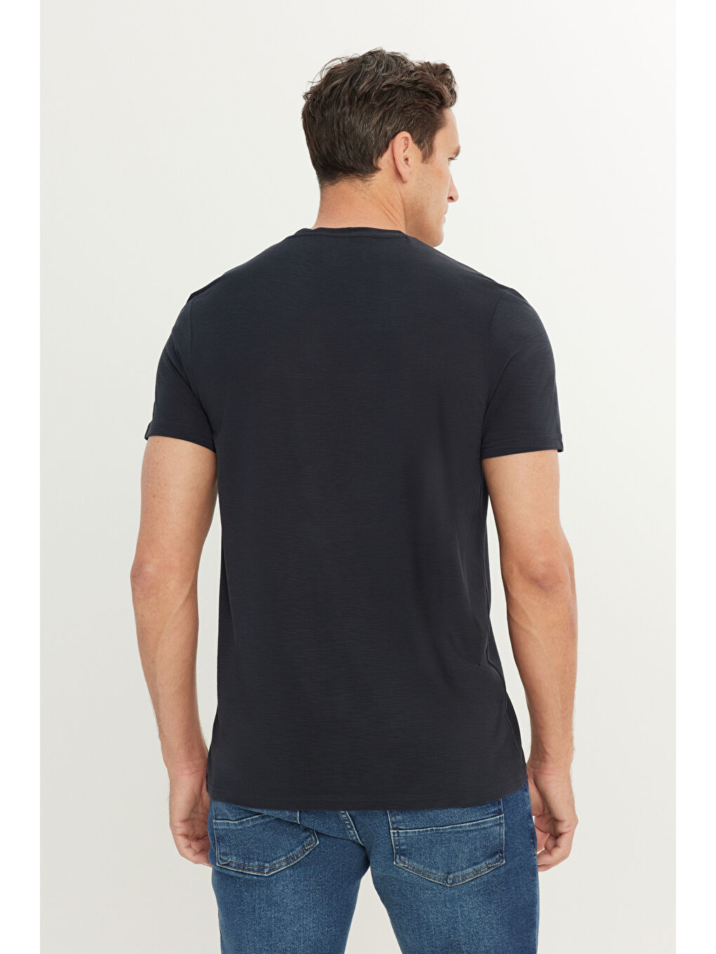 Erkek Antrasit Yumuşak Dokulu Slim Fit Dar Kesim Bisiklet Yaka Tişört-4