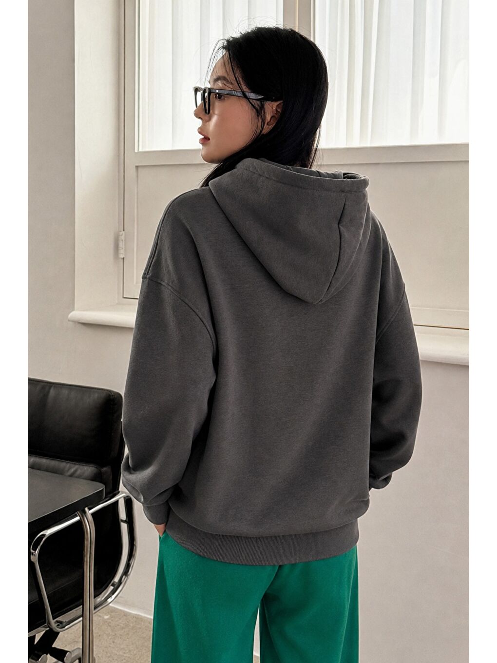 Antrasit Kadın Oversize Kapüşonlu Sweatshirt Rahat Kalıp Günlük Basic Hoodie-3