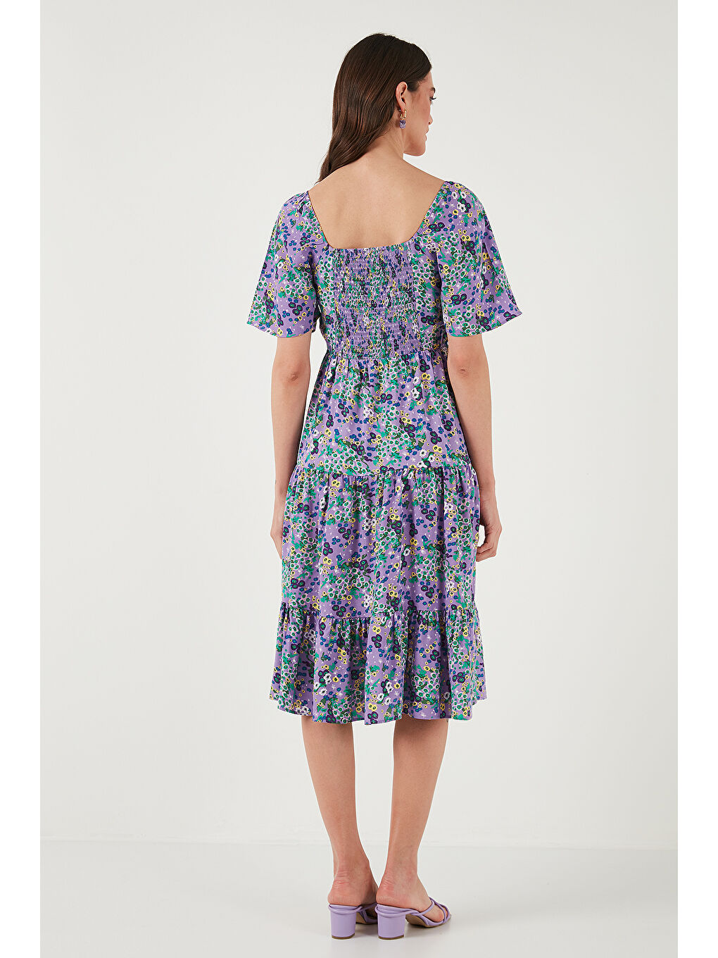 Mor Desenli Oversize Fit Carmen Yaka Büzgü Detaylı Midi Boy Kadın Elbise 6782169-6