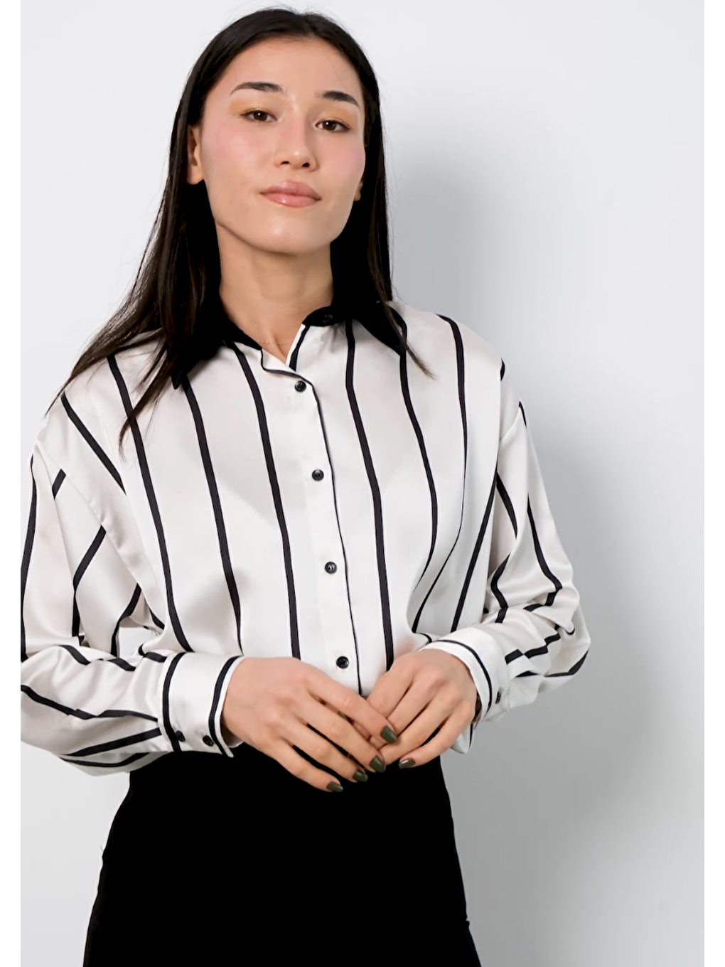 Pera Moda Siyah Oversize Kalıp Desenli Saten Kadın Gömleği - 2