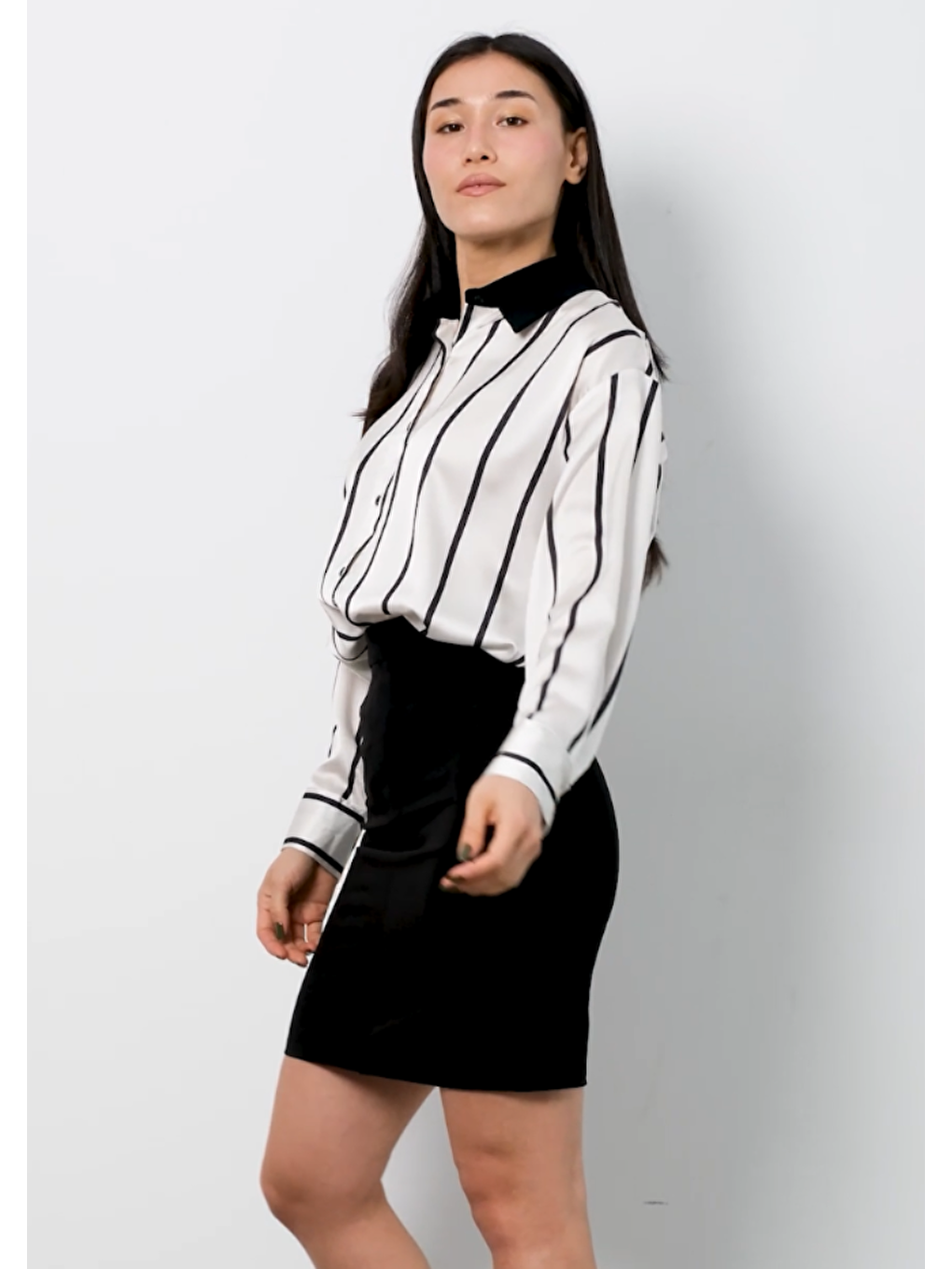 Pera Moda Siyah Oversize Kalıp Desenli Saten Kadın Gömleği - 3