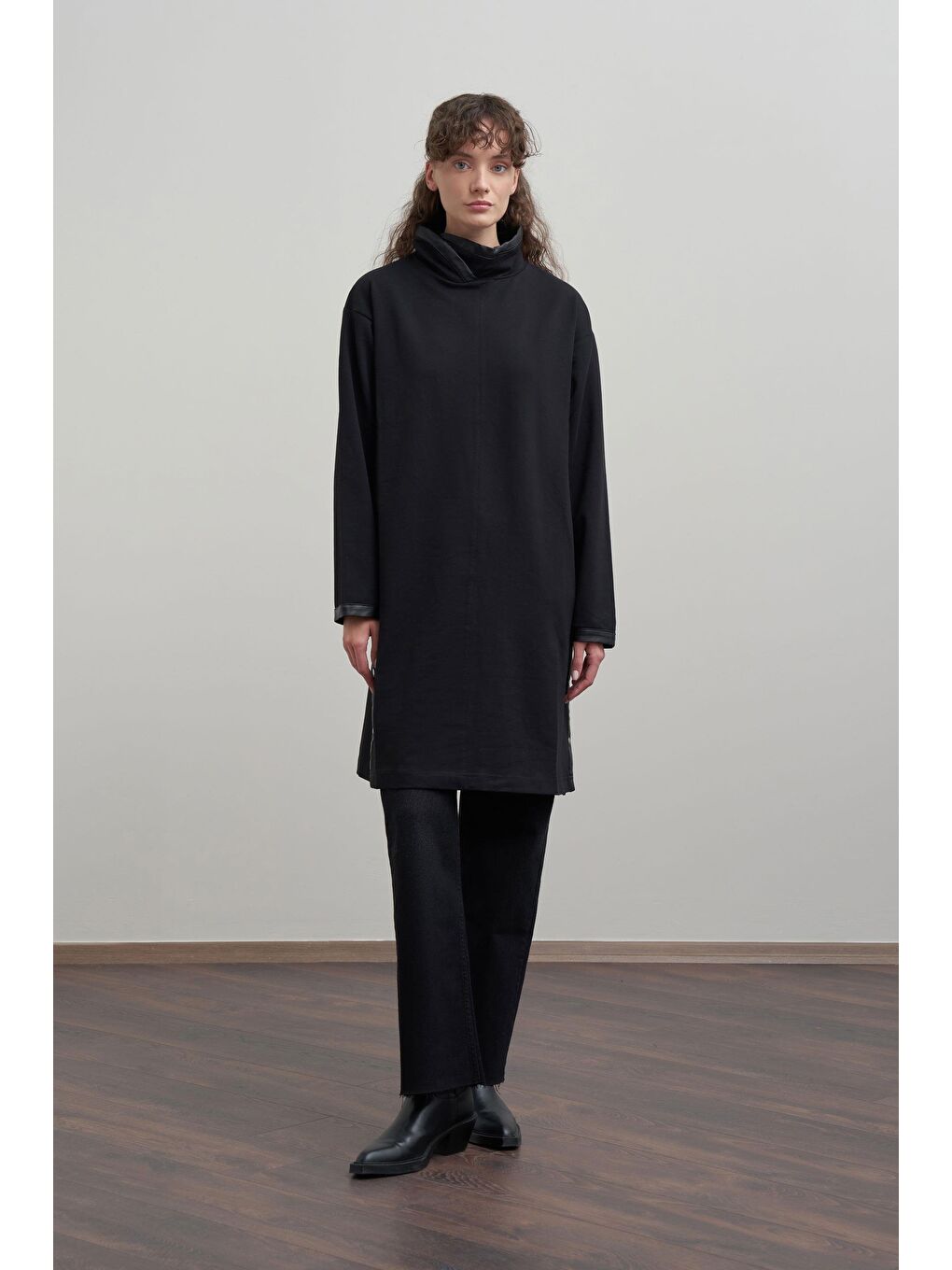 Siyah-Deri Biyeli Pamuklu Uzun Tunik