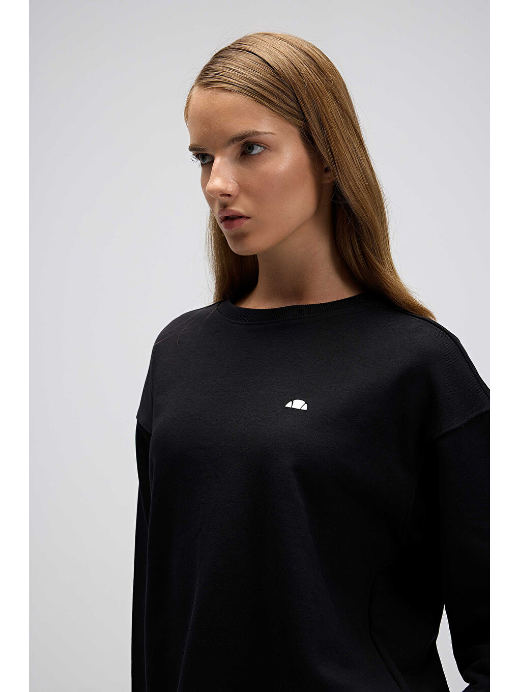 Siyah Pamuklu Regular Fit Bisiklet Yaka Kadın Sweat EF527-BK-6